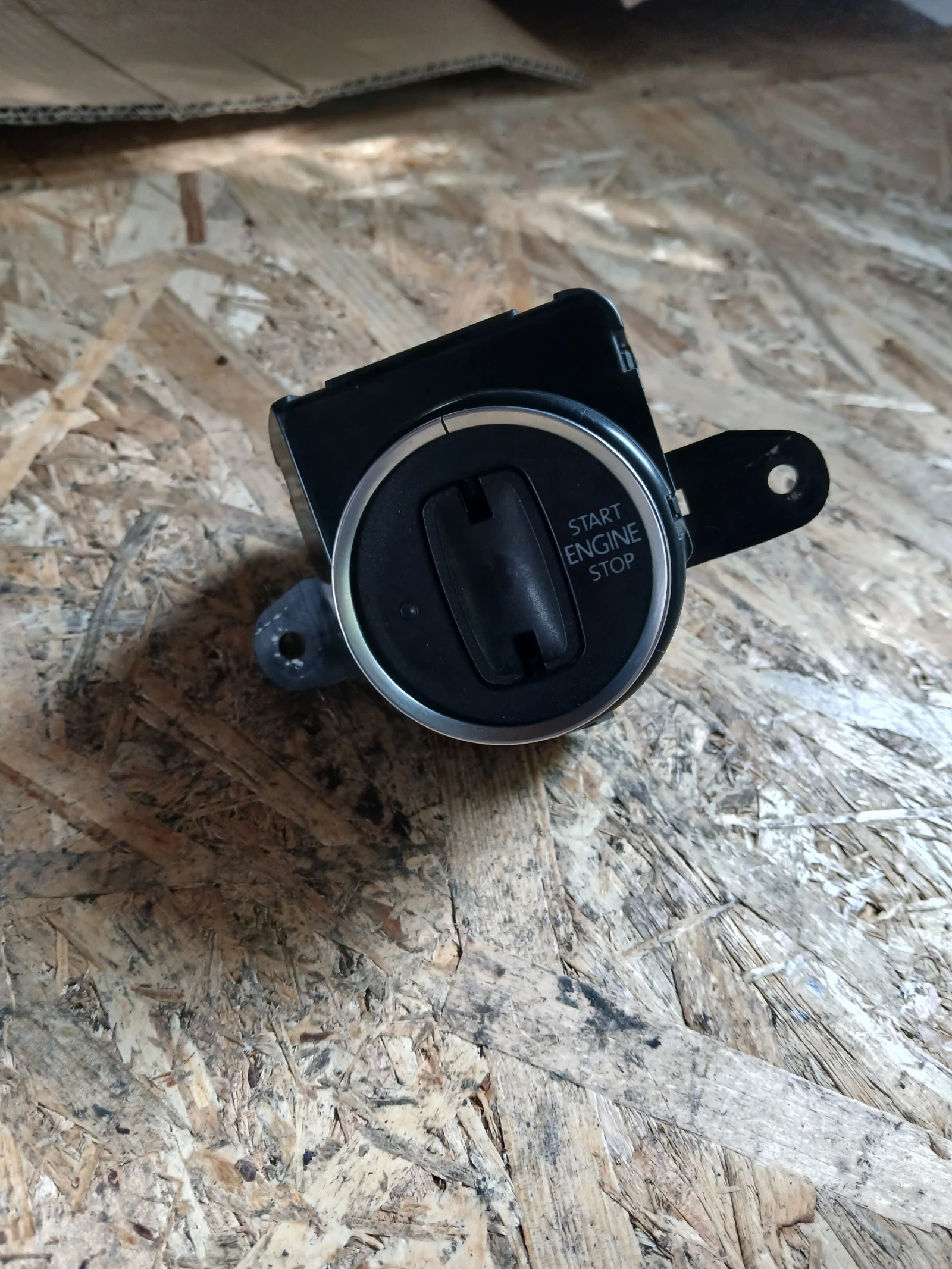 7P6 905 843 B контактен ключ  гълтач VW Touareg 2012г , снимка 2 - Части - 56267785