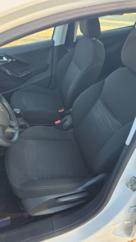 Peugeot 208 1.0 VTi, снимка 10