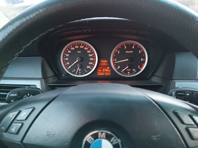 BMW 520 2.2i, снимка 15 - Автомобили и джипове - 48549342