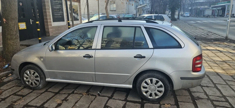 Skoda Fabia, снимка 5 - Автомобили и джипове - 48793646