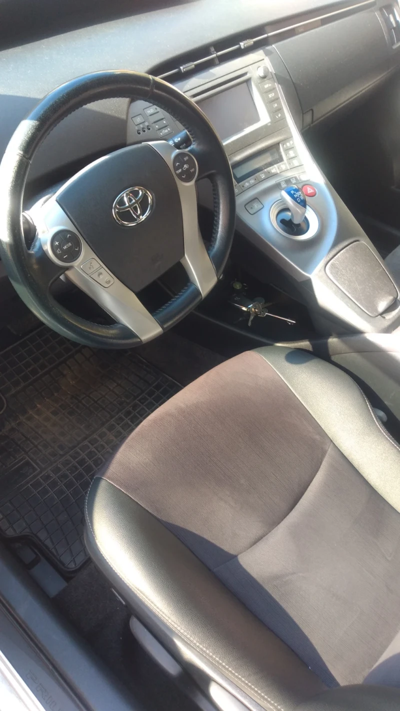 Toyota Prius LPG, снимка 5 - Автомобили и джипове - 52878194
