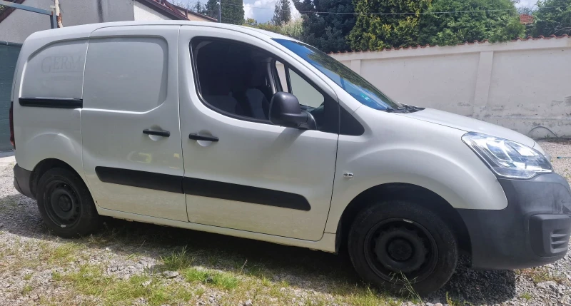 Peugeot Partner 2017г. 98000км. Автоматик, снимка 12 - Автомобили и джипове - 53023336