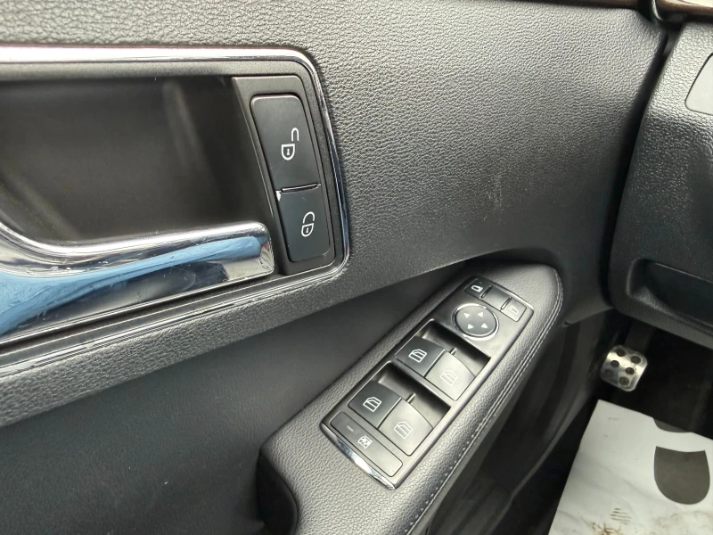 Mercedes-Benz E 220, снимка 15 - Автомобили и джипове - 53391103