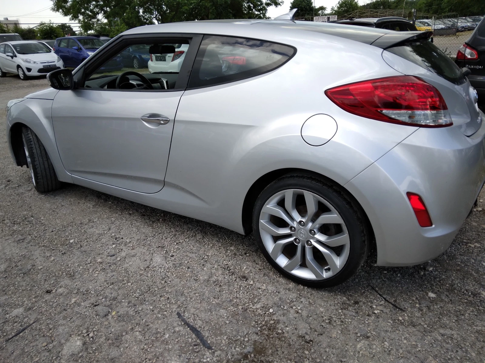 Hyundai Veloster  1.6 бензин - изображение 10