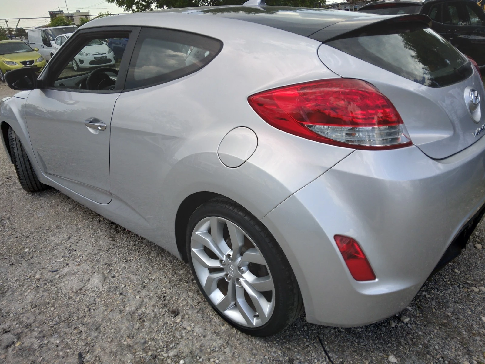 Hyundai Veloster  1.6 бензин - изображение 9