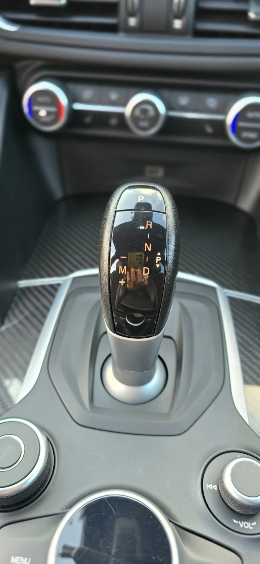 Alfa Romeo Giulia  2.2 veloce carbon steel 66000km.    | Mobile.bg   13