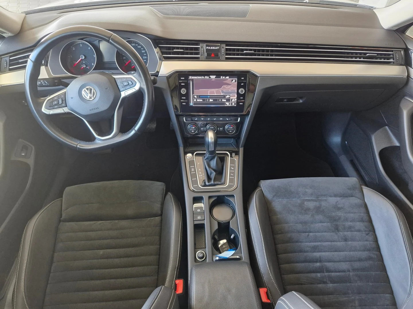 VW Passat Elegance 2.0 TDI SCR - изображение 4