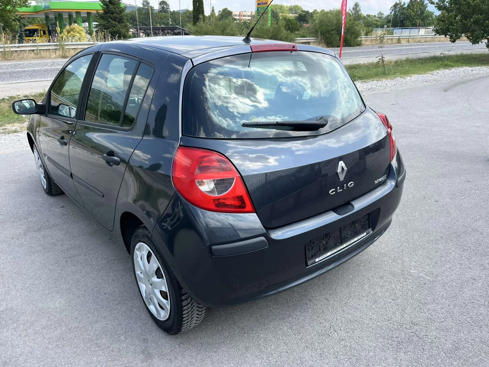 Renault Clio 1.2I 75кс EURO 4 КЛИМАТИК - изображение 5