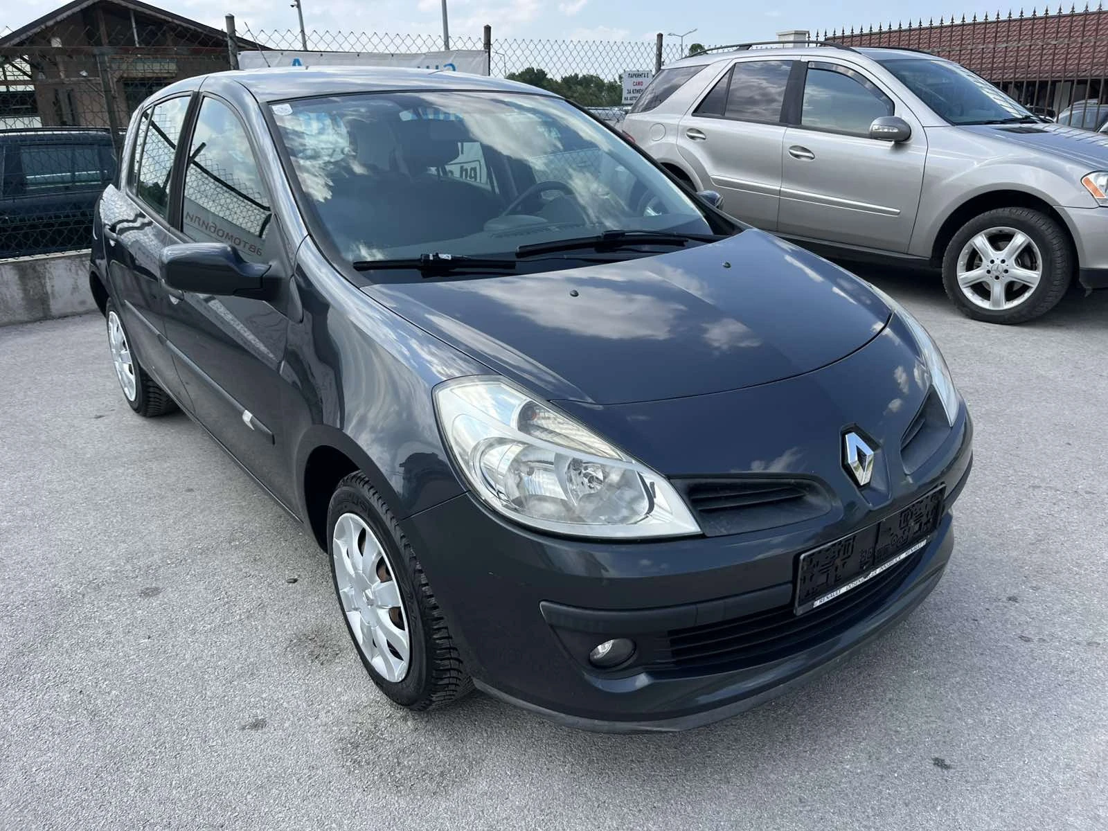 Renault Clio 1.2I 75кс EURO 4 КЛИМАТИК - изображение 3