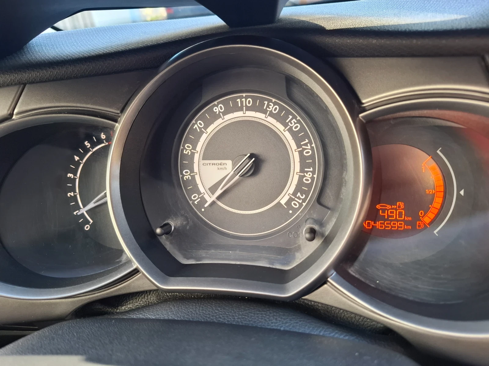 Citroen C3 1.2 euro 6 46600km - изображение 8