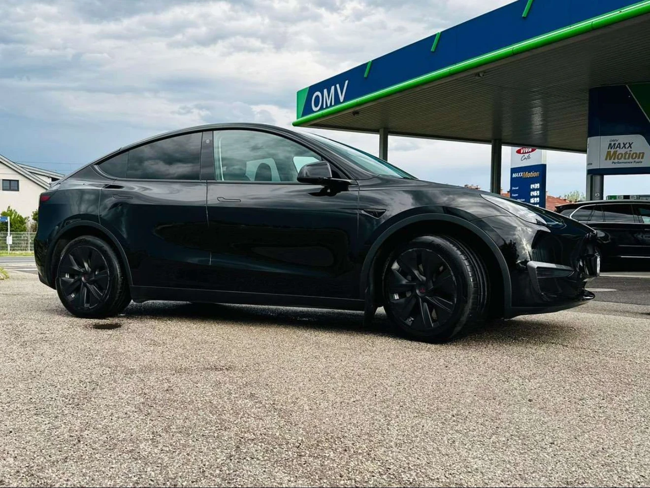 Tesla Model Y Long Range - изображение 6