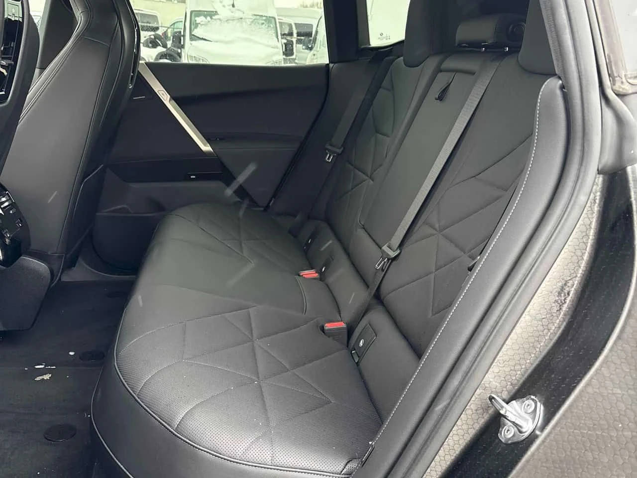 BMW iX * xDrive40 * CARFAX * HARMAN KARDON * KEYLESS *  | Mobile.bg � ����������� 12