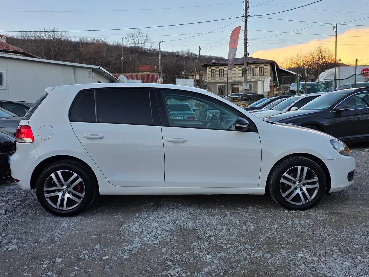 VW Golf 1.6TDI 105K.C. / КЛИМАТИК / НАПЪЛНО ОБСЛУЖЕН - изображение 6