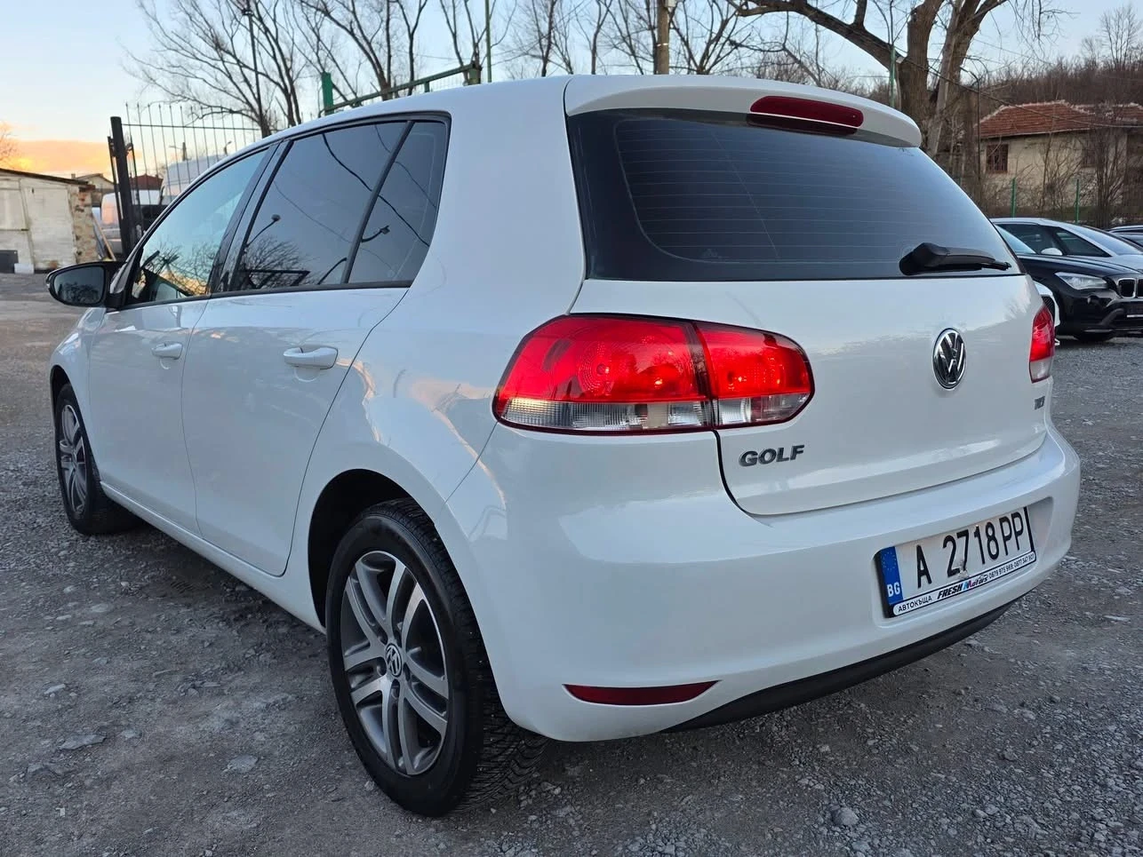 VW Golf 1.6TDI 105K.C. / КЛИМАТИК / НАПЪЛНО ОБСЛУЖЕН - изображение 3