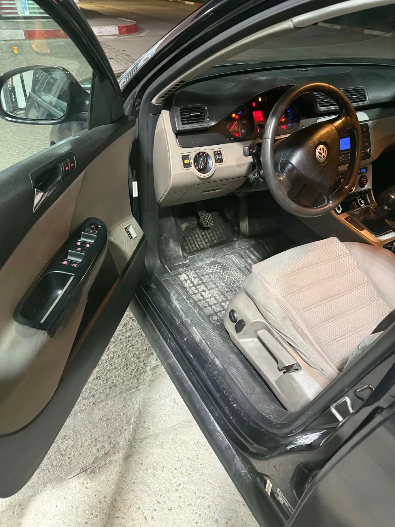 VW Passat, снимка 11 - Автомобили и джипове - 53905825