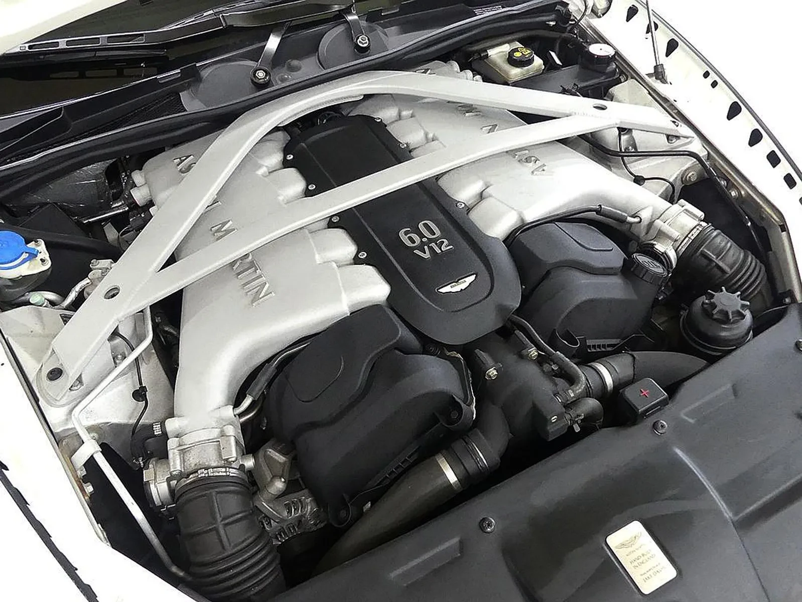 Aston Martin Db9 | Mobile.bg � ����������� 15