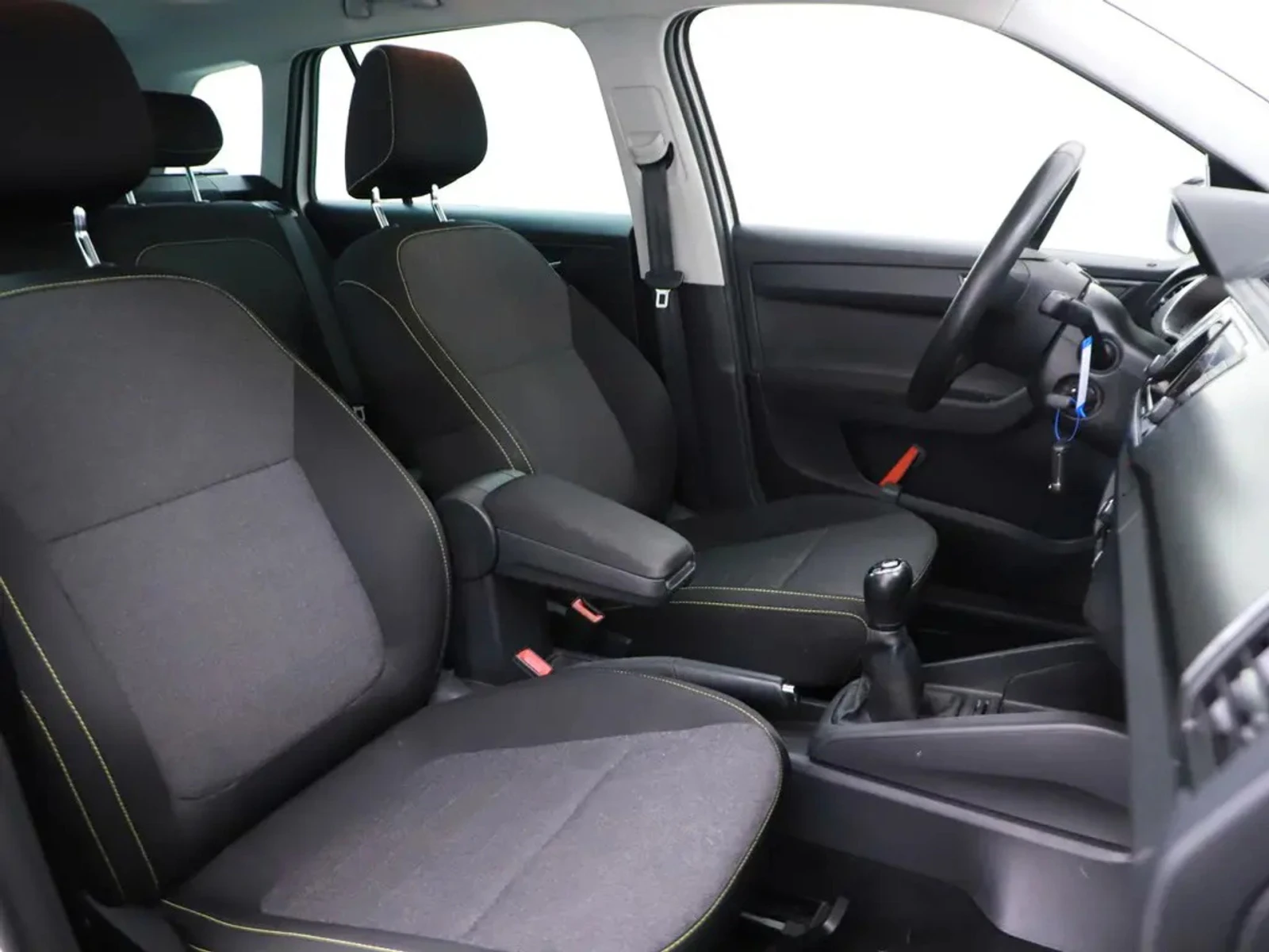 Skoda Fabia Combi 1.0 TSI Business, снимка 13 - Автомобили и джипове - 54331804