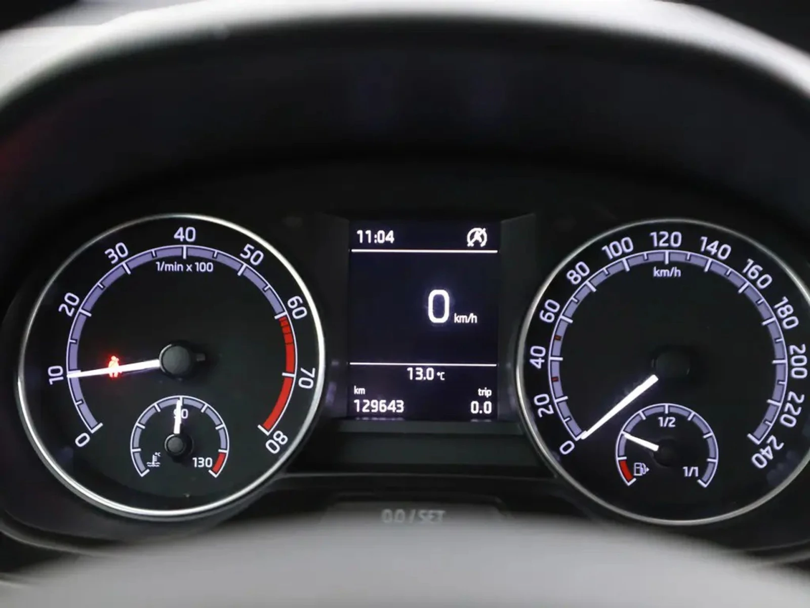 Skoda Fabia Combi 1.0 TSI Business, снимка 9 - Автомобили и джипове - 54331804