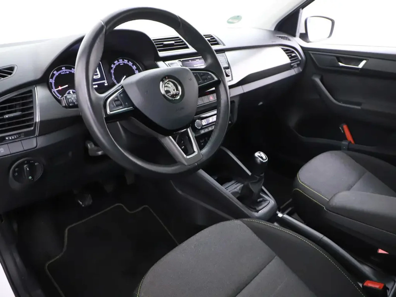 Skoda Fabia Combi 1.0 TSI Business, снимка 7 - Автомобили и джипове - 54331804