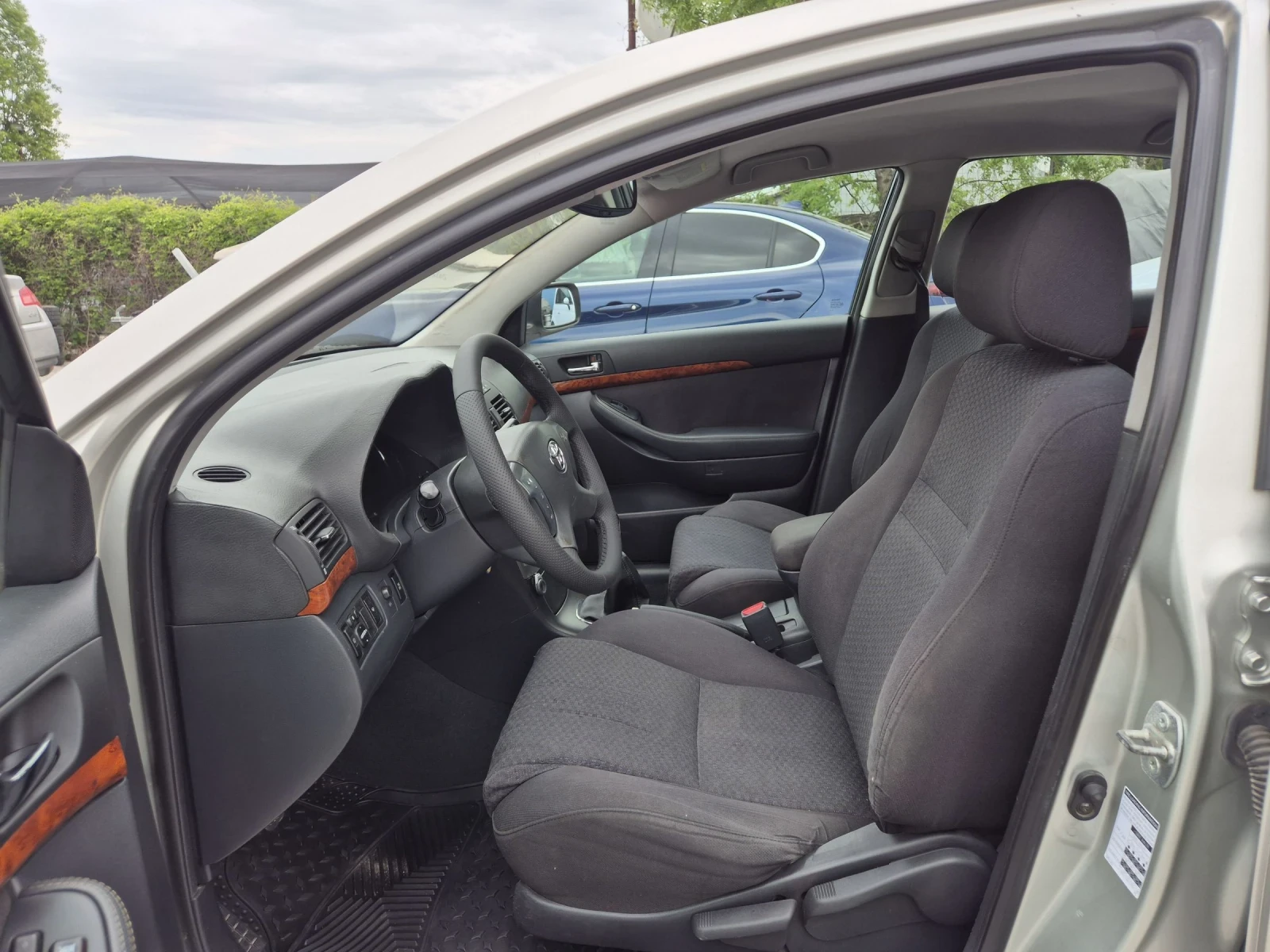Toyota Corolla 2.0i | Mobile.bg � ����������� 8
