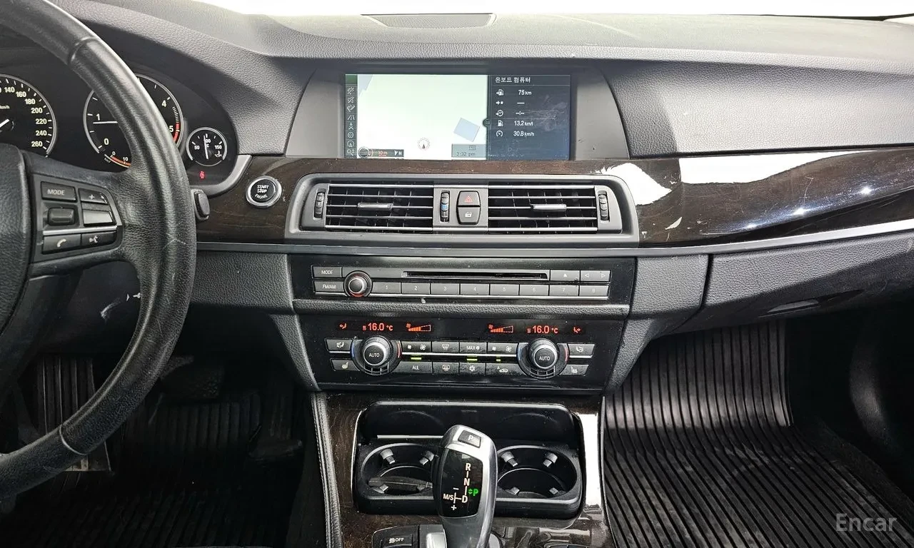 BMW 520, снимка 13 - Автомобили и джипове - 54650527