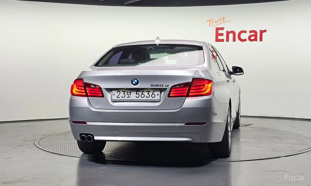 BMW 520, снимка 4 - Автомобили и джипове - 54650527