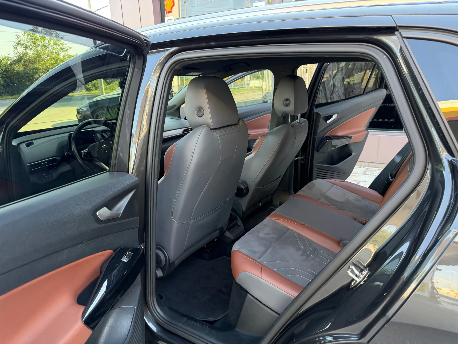 VW ID.4 82KW-1st EDITION-КОЖА-АЛКАНТАРА-CAM, снимка 8 - Автомобили и джипове - 55096851