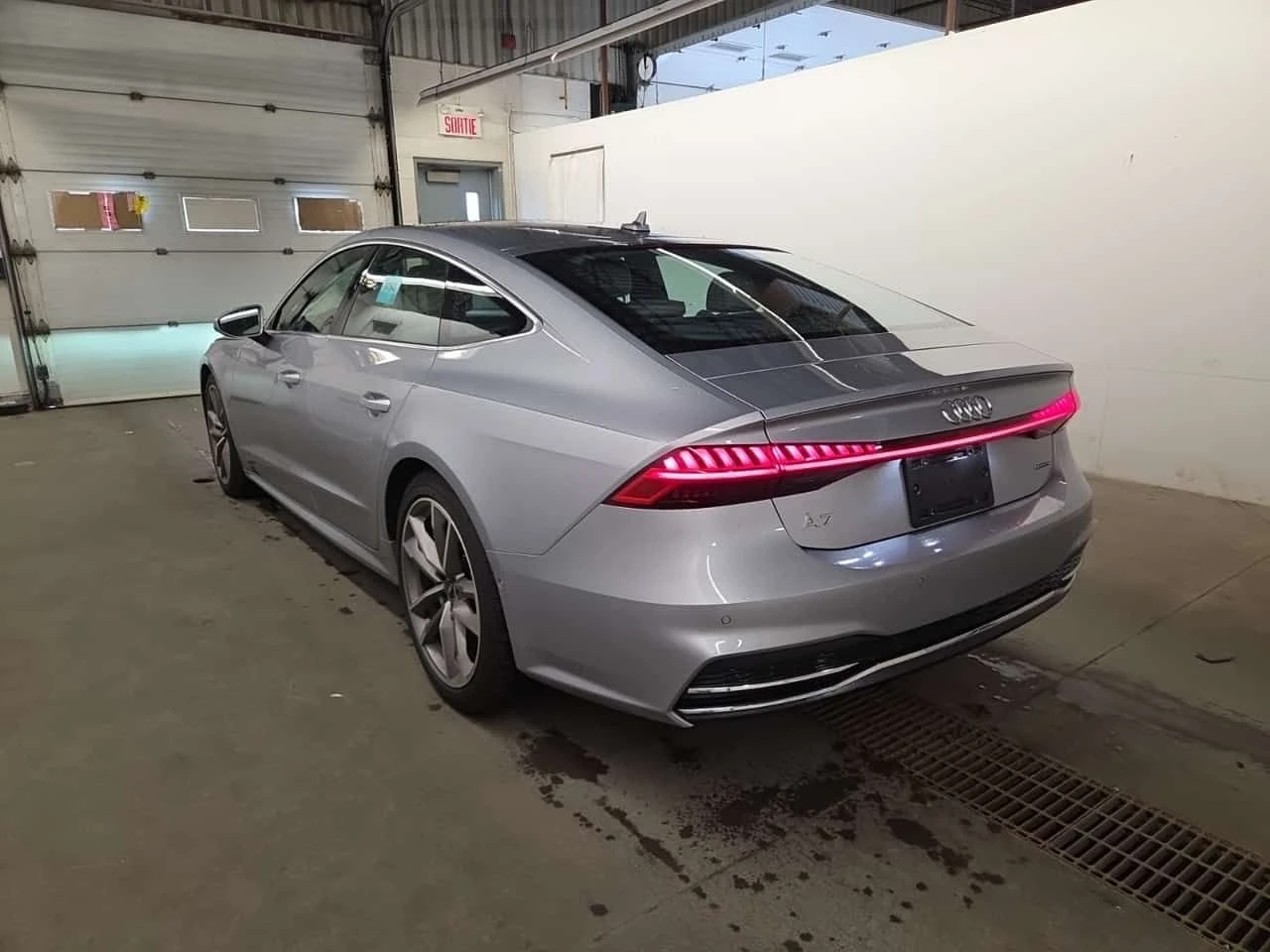 Audi A7 SPORTBACK TECHNIK| B&O| MASSAGE| HUD| 2 КЛЮЧА , снимка 4 - Автомобили и джипове - 55278386
