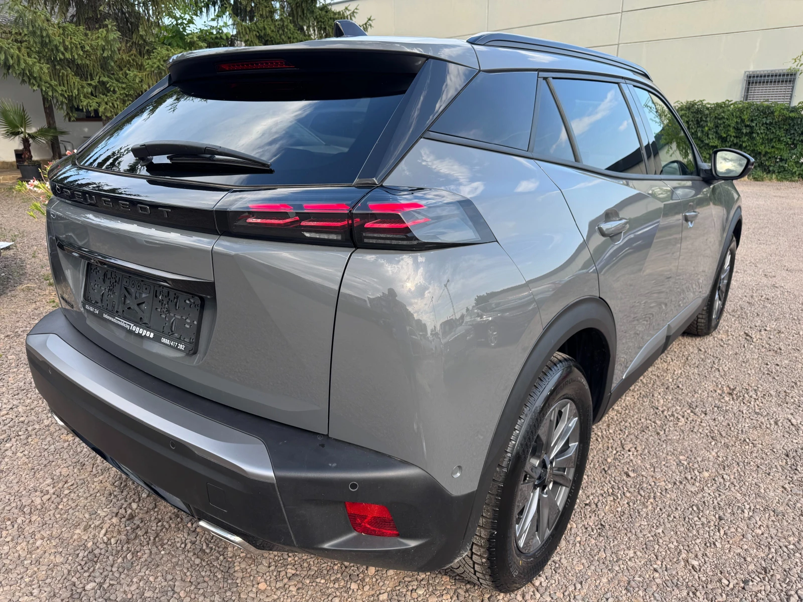 Peugeot 2008 1.2 PT Allure Premium, снимка 6 - Автомобили и джипове - 55325698