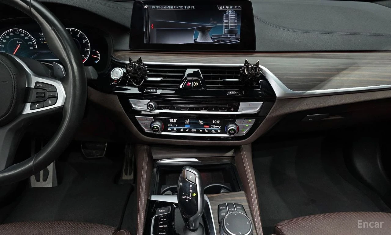 BMW 530 ПОДГРЕВИ * ПАНО * HEAD-UP * АВТОКРЕДИТ , снимка 16 - Автомобили и джипове - 55363905