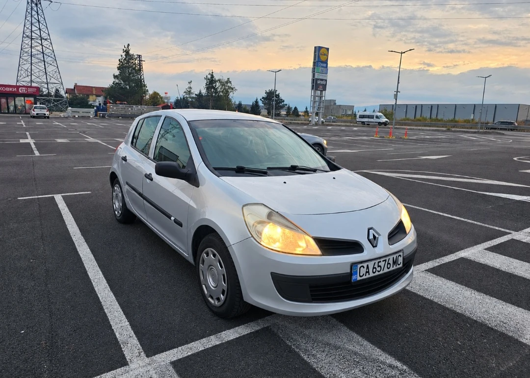 Renault Clio 1.2-Газ-инж-Гаражно