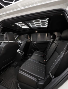VW Tiguan COMFORTLINE * R-LINE * 4 MOTION * CARFAX * , снимка 11