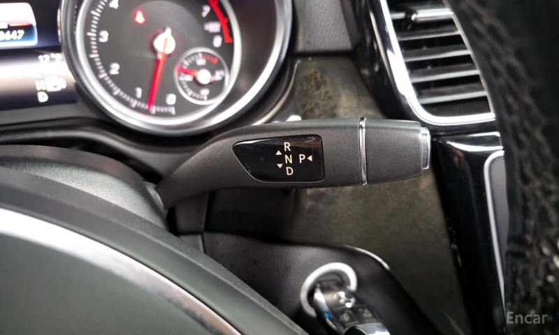 Mercedes-Benz GLE 350, снимка 9 - Автомобили и джипове - 53356131
