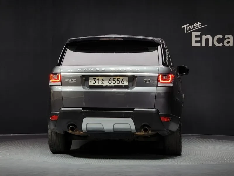 Land Rover Range Rover Sport 3.0D, снимка 4 - Автомобили и джипове - 54500567