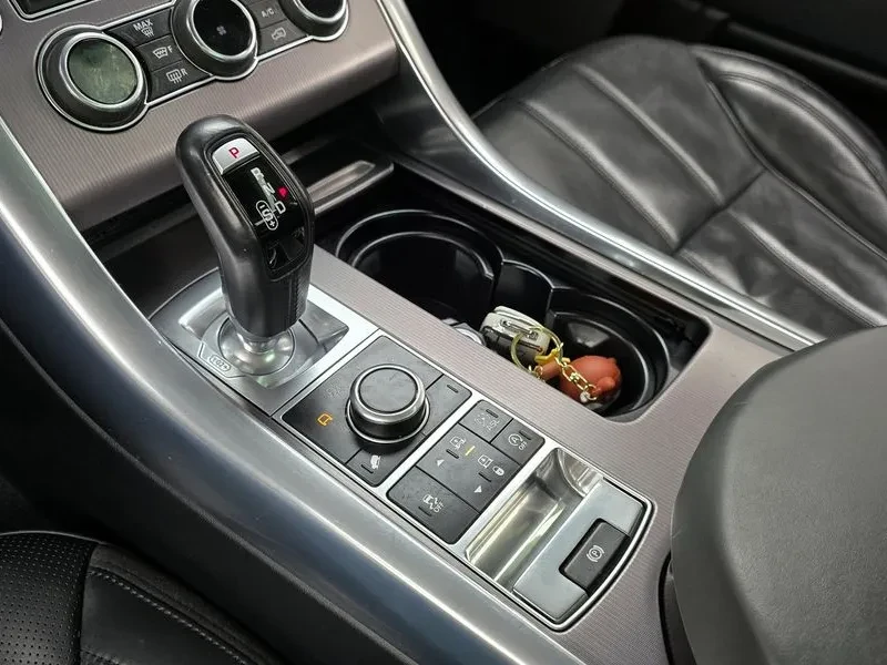 Land Rover Range Rover Sport 3.0D, снимка 9 - Автомобили и джипове - 54500567
