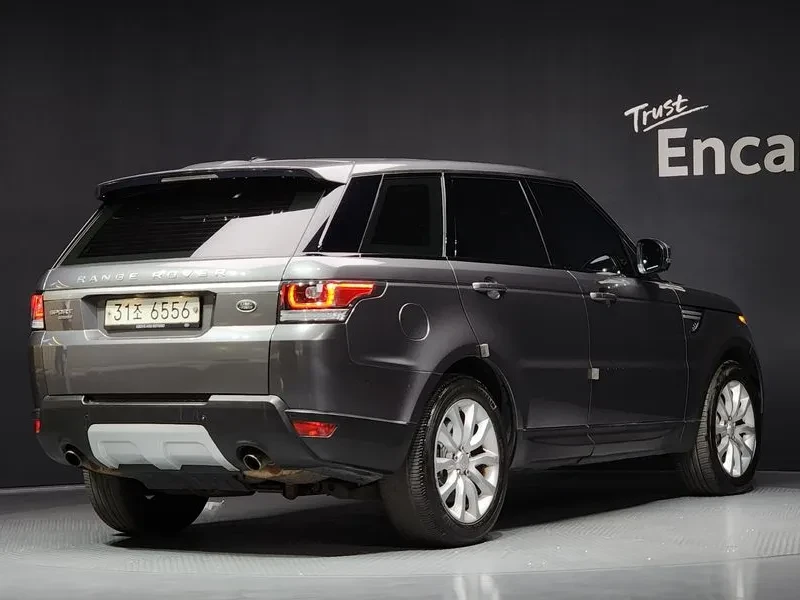 Land Rover Range Rover Sport 3.0D, снимка 2 - Автомобили и джипове - 54500567