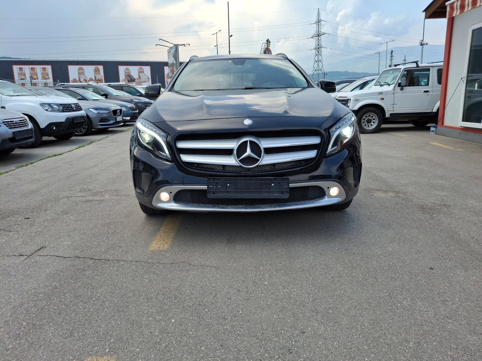 Mercedes-Benz GLA 220 4 MATIC, КОЖА, NAVI, PANORAMA, LED - изображение 2