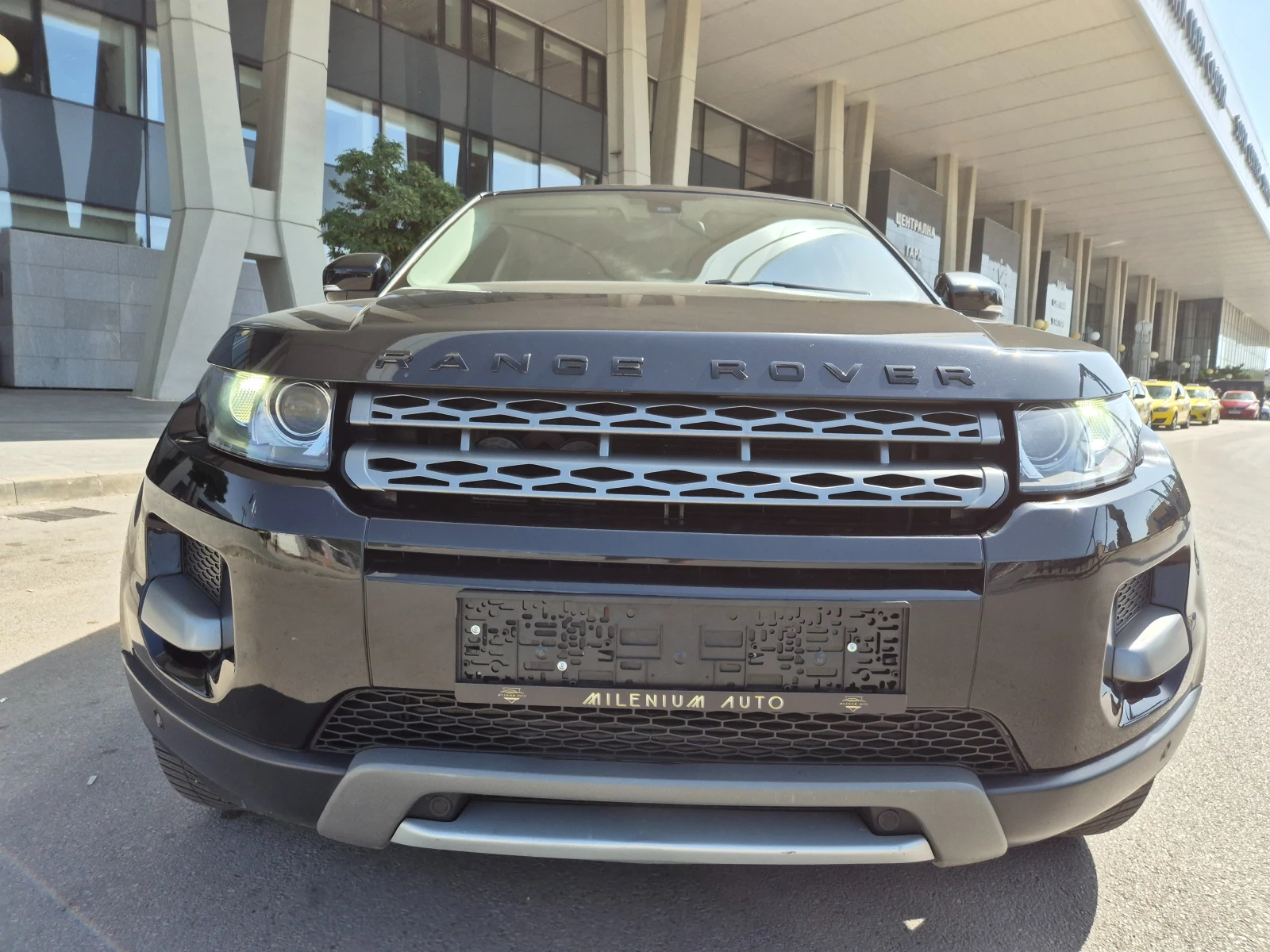 Land Rover Range Rover Evoque 2.0i 240к.с. Автоматик/Панорама/Подгрев - изображение 7