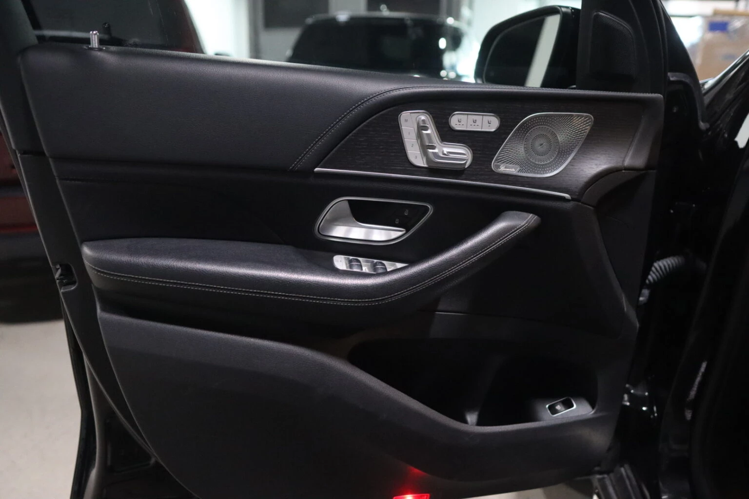 Mercedes-Benz GLS580  - изображение 6