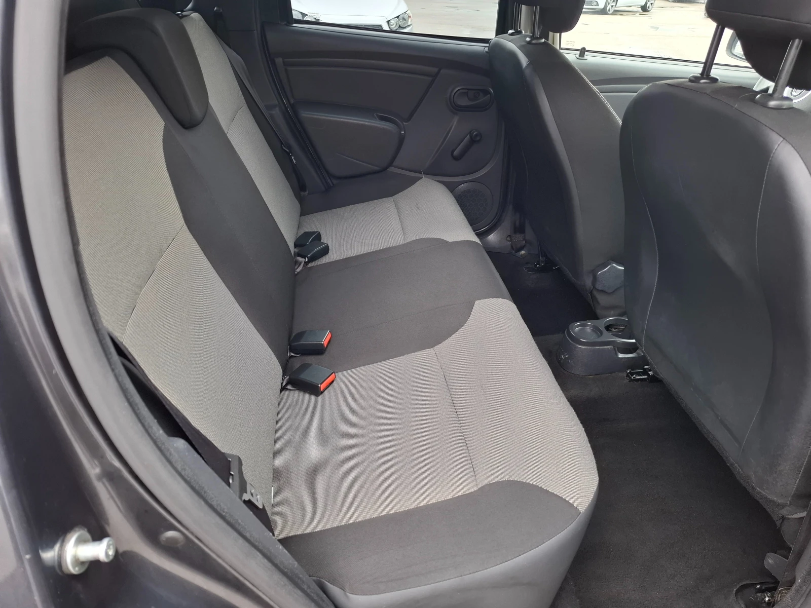 Dacia Duster 1.5 DCI FACILIFT - изображение 9