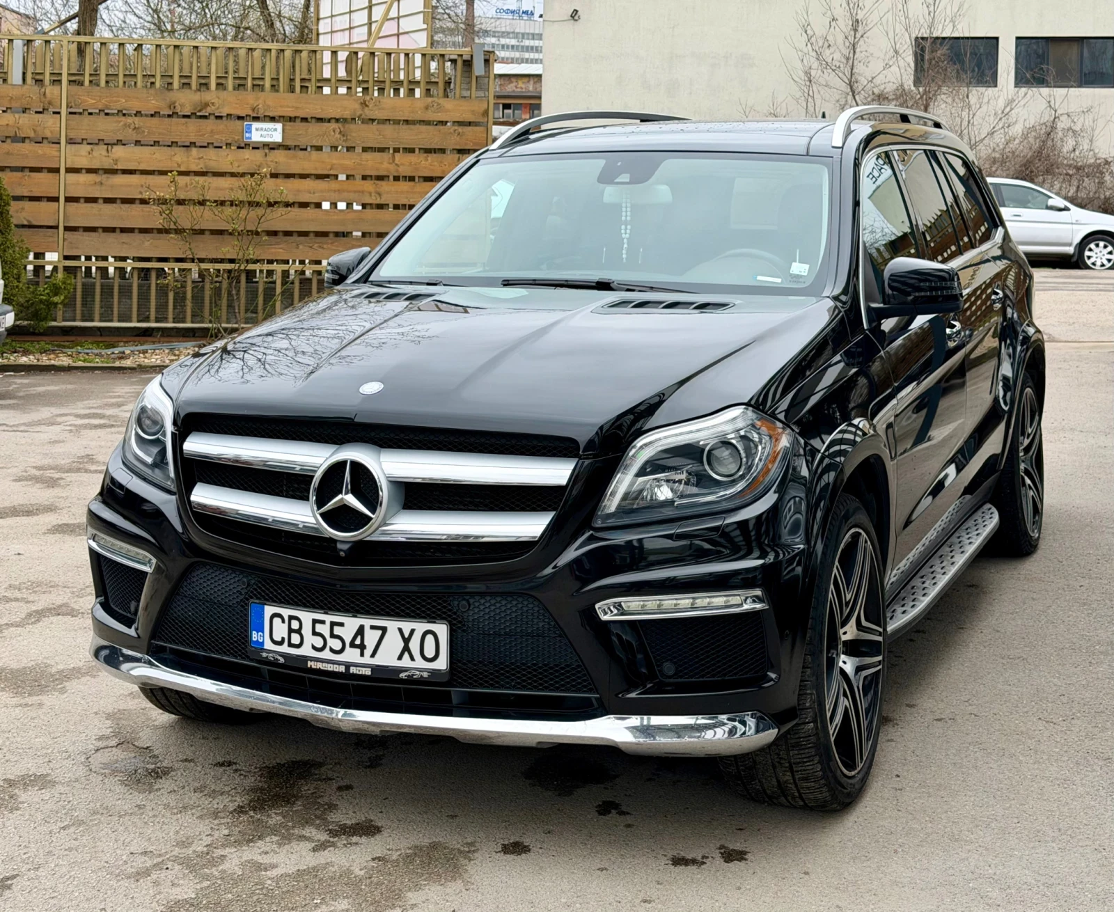 Mercedes-Benz GL 350 AMG-pack, снимка 3 - Автомобили и джипове - 54035179