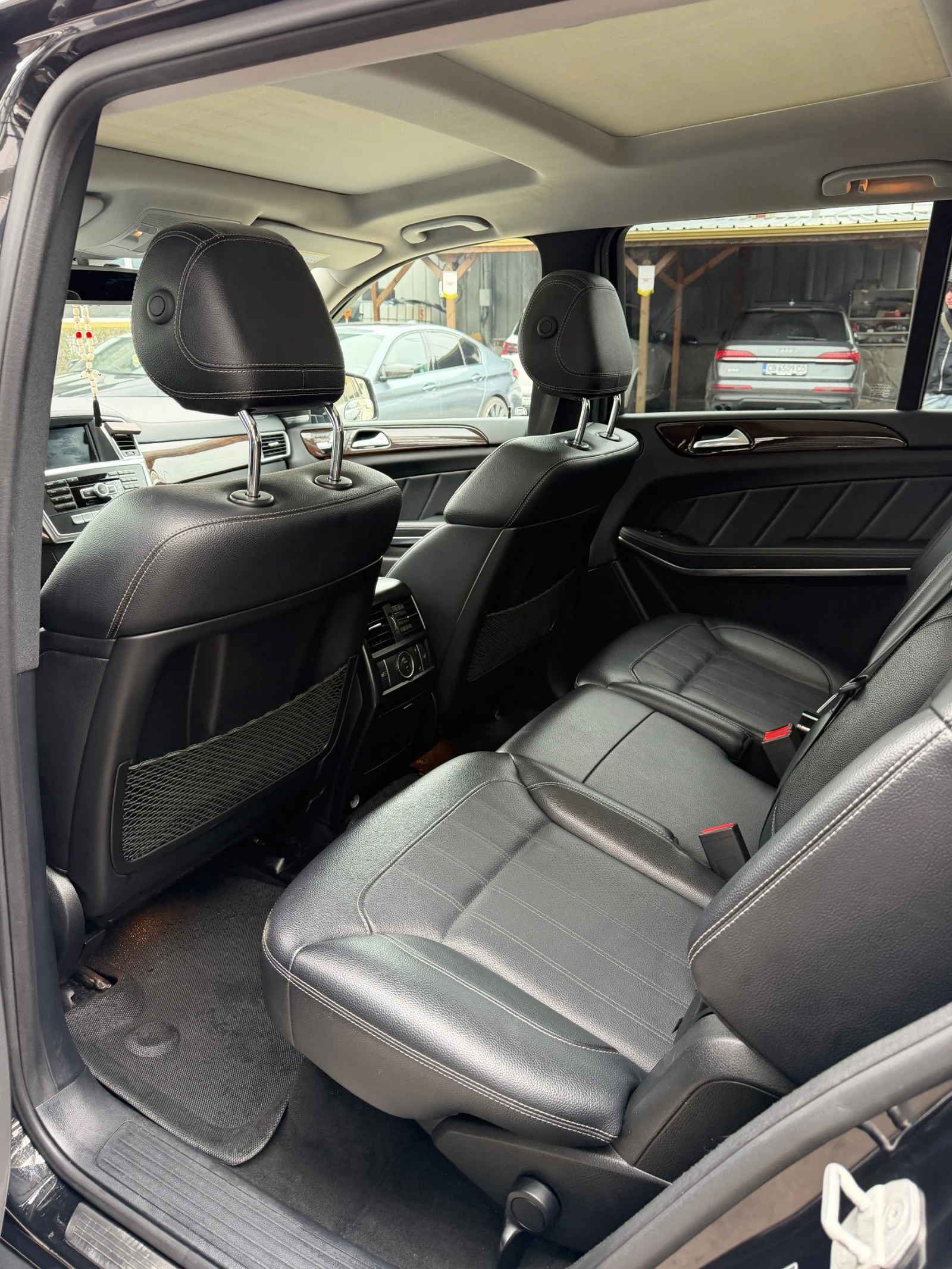 Mercedes-Benz GL 350 AMG-pack, снимка 9 - Автомобили и джипове - 54035179