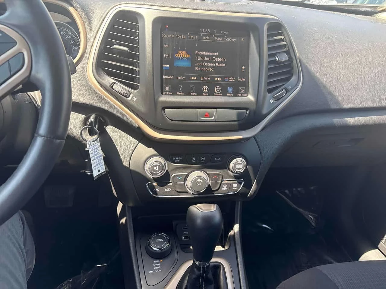 Jeep Cherokee * North * CARFAX * ПОДГРЕВ * КАМЕРА * NAVI, снимка 9 - Автомобили и джипове - 54340474