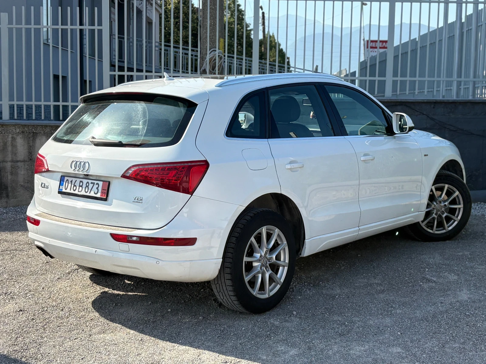 Audi Q5 2.0TDI* QUTTRO* 2x S line* ЛИЗИНГ* БАРТЕР* , снимка 4 - Автомобили и джипове - 55098791