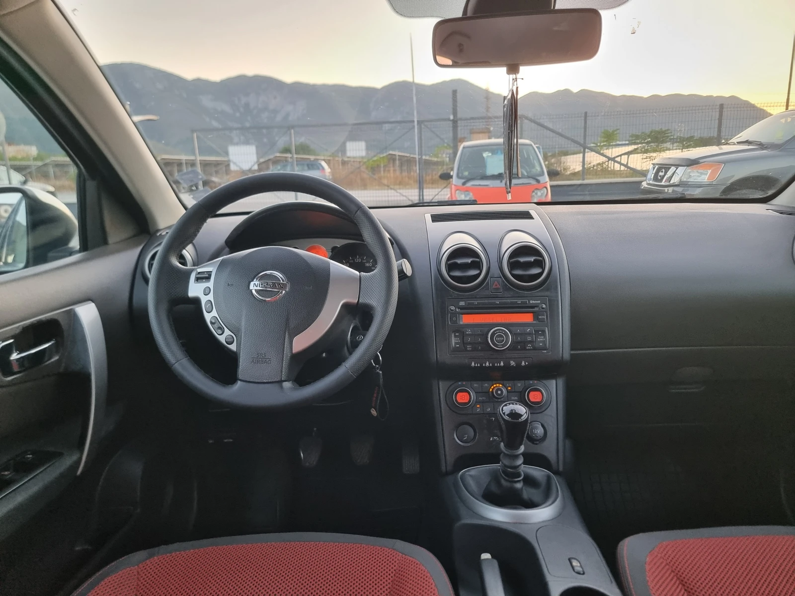 Nissan Qashqai 1.5DCI, снимка 12 - Автомобили и джипове - 55947499