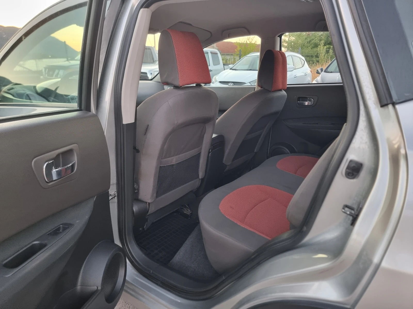 Nissan Qashqai 1.5DCI, снимка 11 - Автомобили и джипове - 55947499