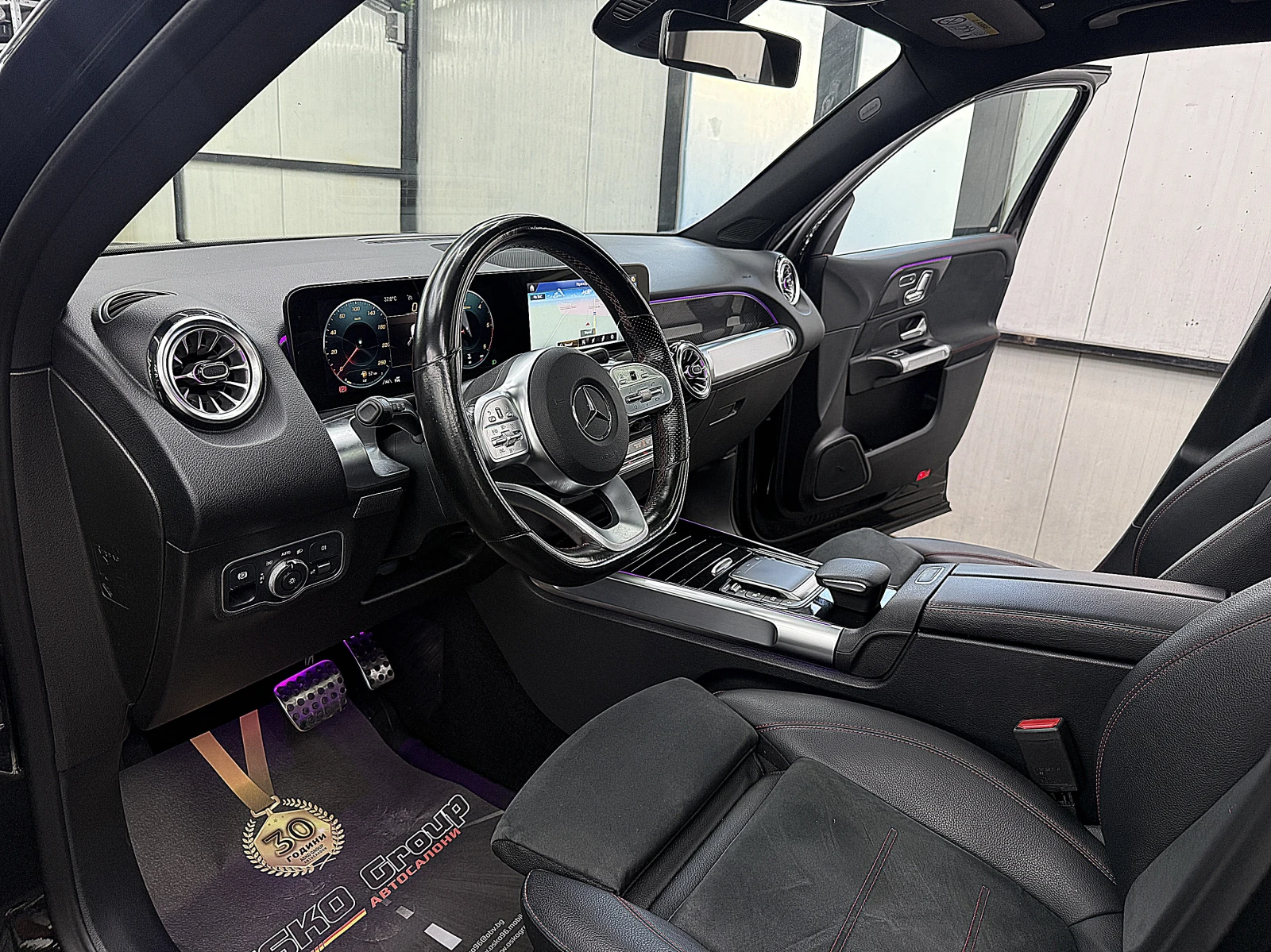 Mercedes-Benz GLB 200 AMG-line/PANORAMA/7-Mesta/ГЕРМАНИЯ СОБСТВЕН ЛИЗИНГ, снимка 12 - Автомобили и джипове - 56072608