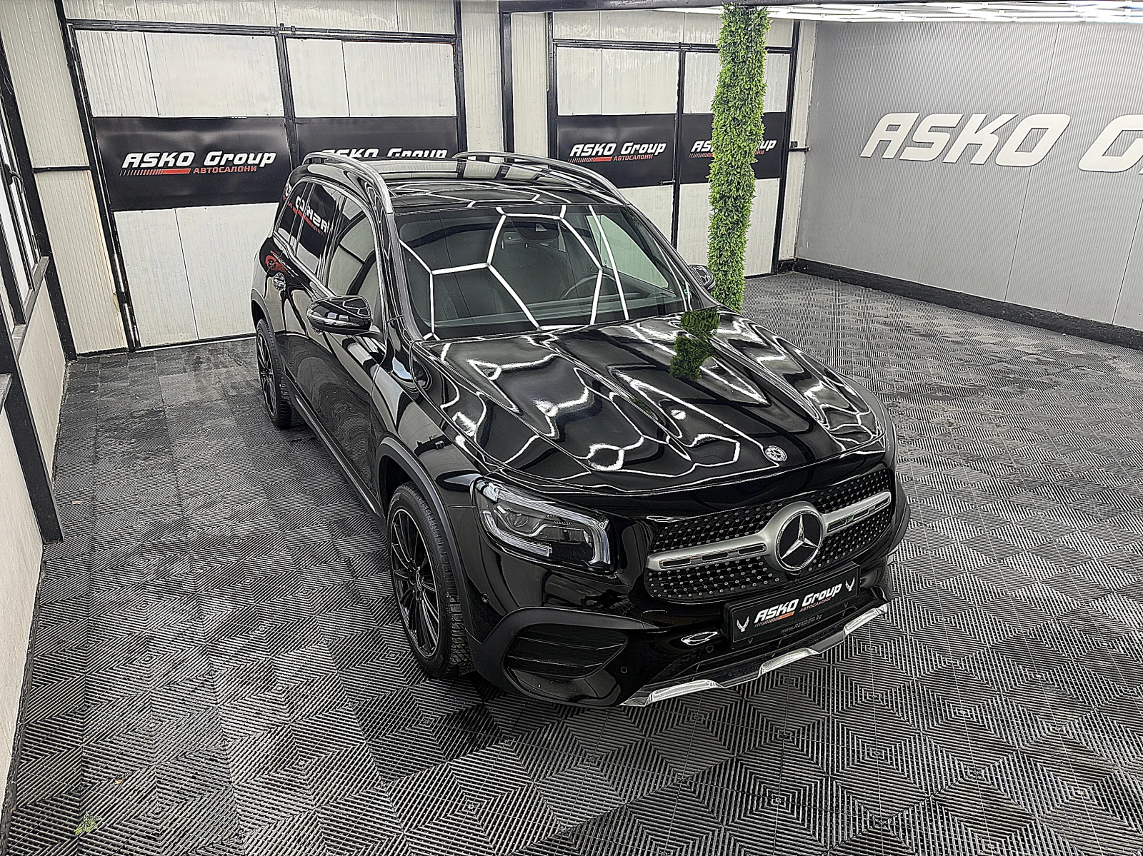 Mercedes-Benz GLB 200 AMG-line/PANORAMA/7-Mesta/ГЕРМАНИЯ СОБСТВЕН ЛИЗИНГ, снимка 7 - Автомобили и джипове - 56072608