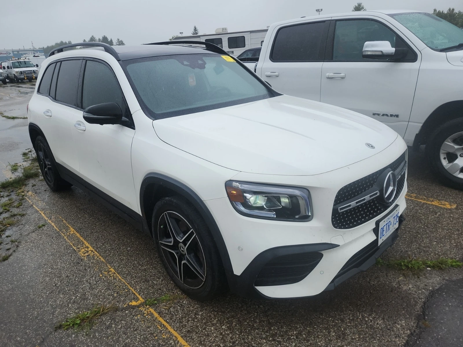 Mercedes-Benz GLB 250 * АВТОКРЕДИТ БЕЗ ПЪРВОНАЧАЛНА ВНОСКА * , снимка 4 - Автомобили и джипове - 56079743