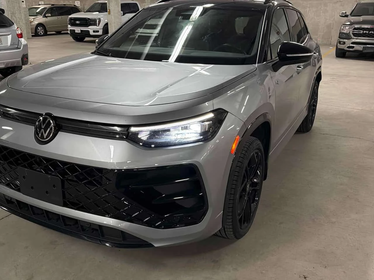 VW Tiguan R Line Black Edition / CARFAX / ����������  | Mobile.bg � ����������� 12